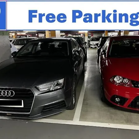 Free Parking! Only 2min Walk To Center! Appartement
