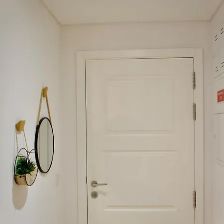 Free Parking! Only 2min Walk To Center! Διαμέρισμα *
