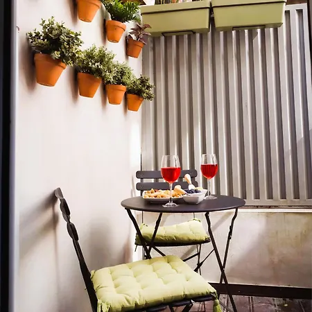 Appartement Free Parking! Only 2min Walk To Center! *